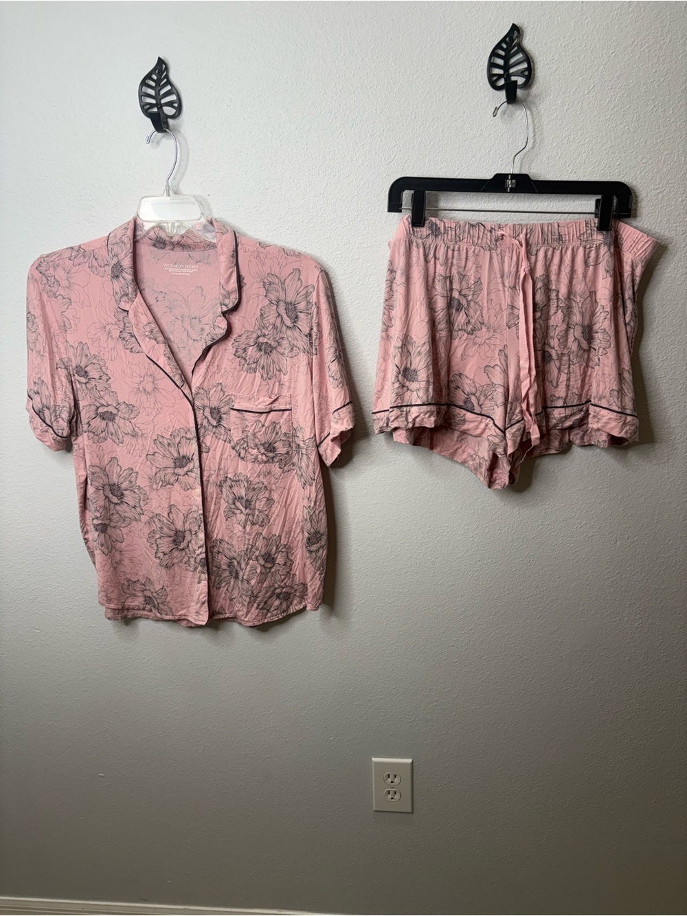 Victoria’s Secret Size XL Pajama Set